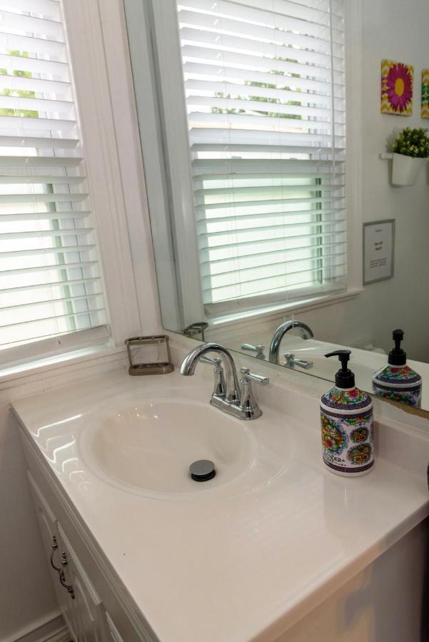 Cozy Private Bedrooms Kitchen Wifi Englewood Bagian luar foto
